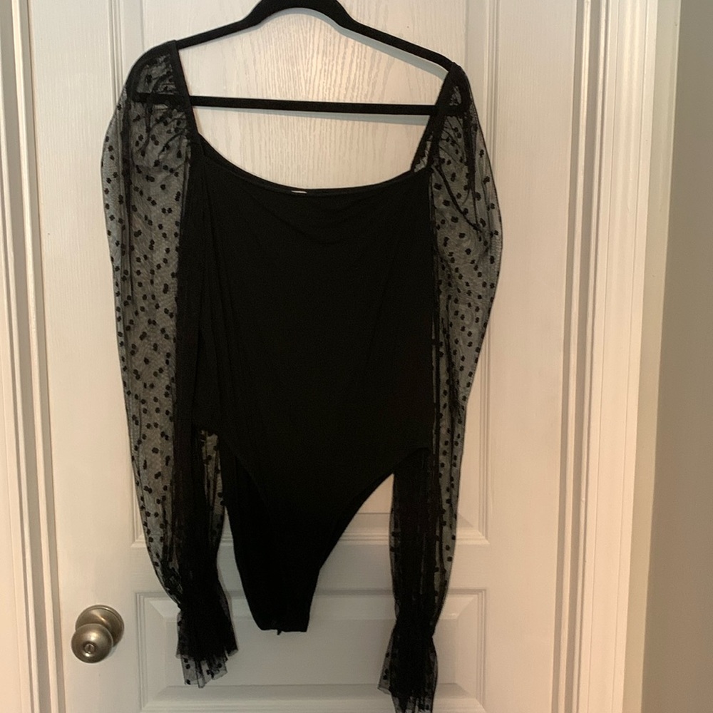 XXL - Long sleeve, polka dot black bodysuit